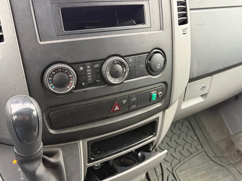 Used 2011 Mercedes-Benz Sprinter 2500 image 28