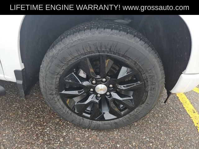 Used 2024 Chevrolet Silverado 1500 Custom w/ LPO, Dark Essentials Package AWD/4WD image 9