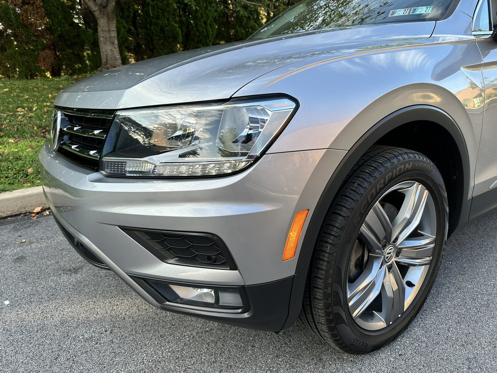 Used 2020 Volkswagen Tiguan SEL AWD/4WD image 76
