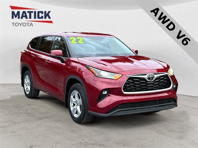 Used 2022 Toyota Highlander LE image 1