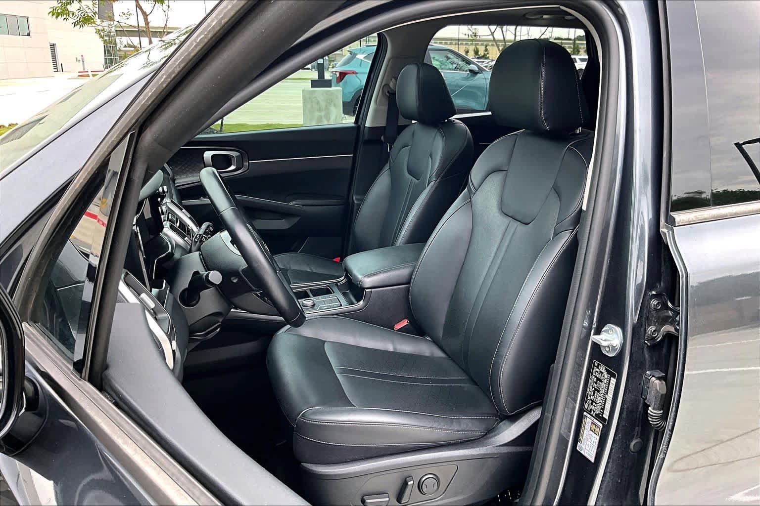 Used 2021 Kia Sorento S w/ Panoramic Sunroof Package AWD/4WD image 8