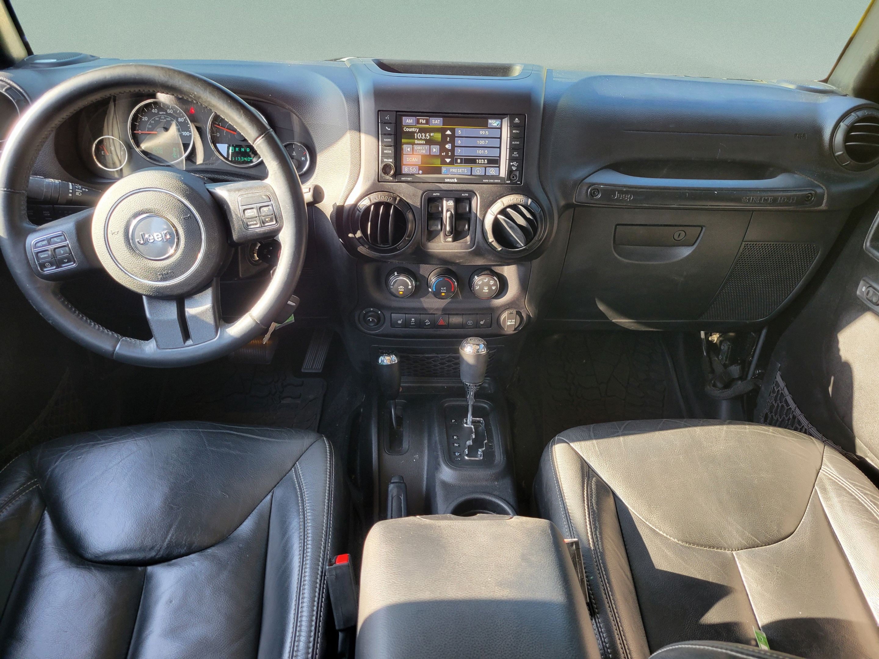 Used 2016 Jeep Wrangler Unlimited Rubicon w/ Connectivity Group AWD/4WD image 7