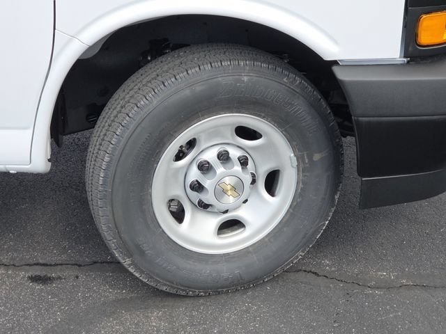 New 2026 Chevrolet Express 2500 w/ Driver Convenience Package RWD image 17
