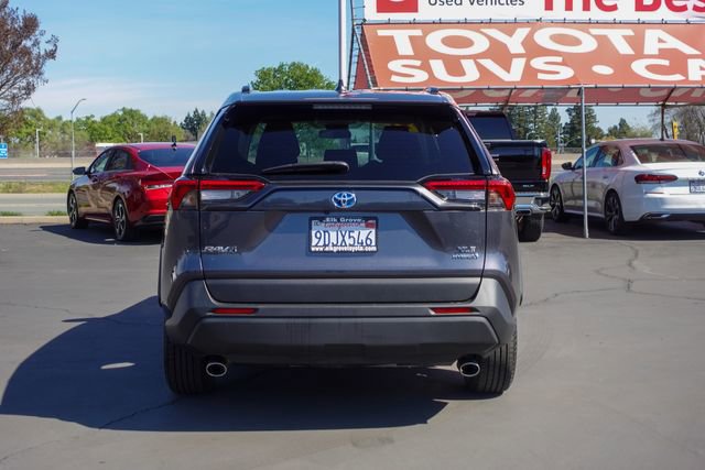 Certified 2022 Toyota RAV4 XLE Premium image 10