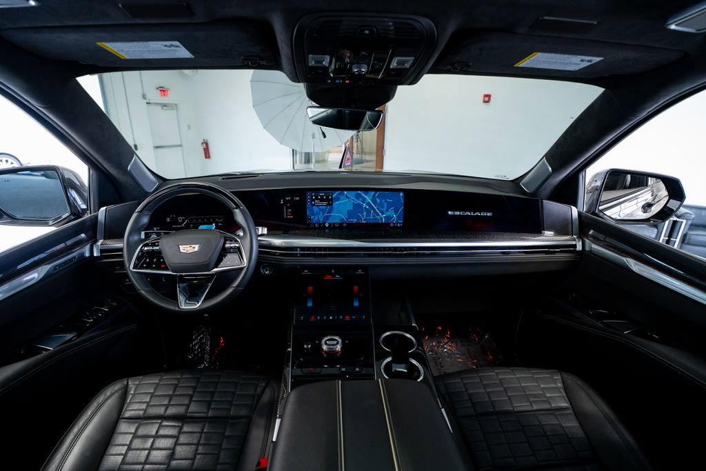 Used 2025 Cadillac Escalade ESV V image 56
