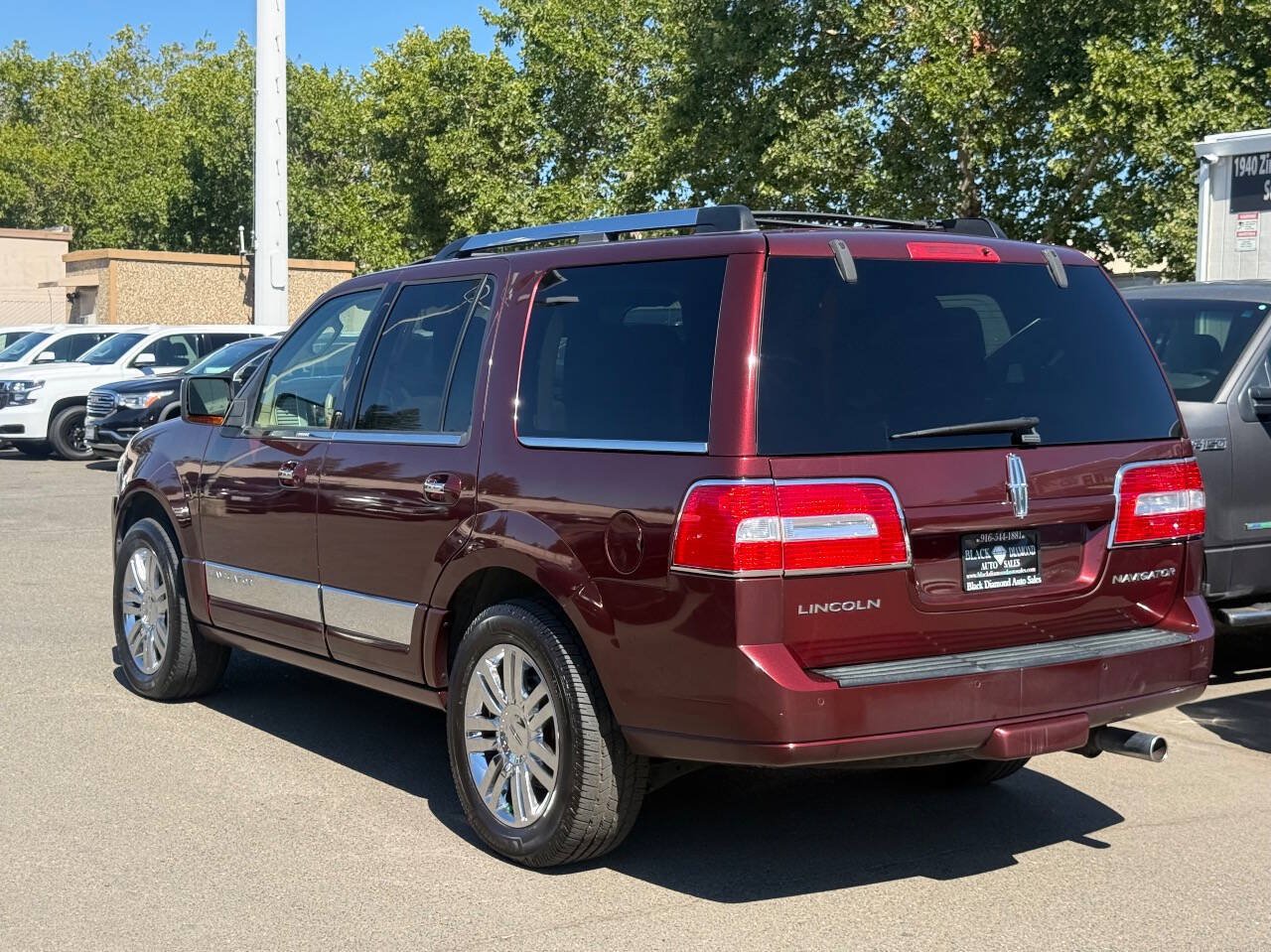 Used 2010 Lincoln Navigator 4WD image 9