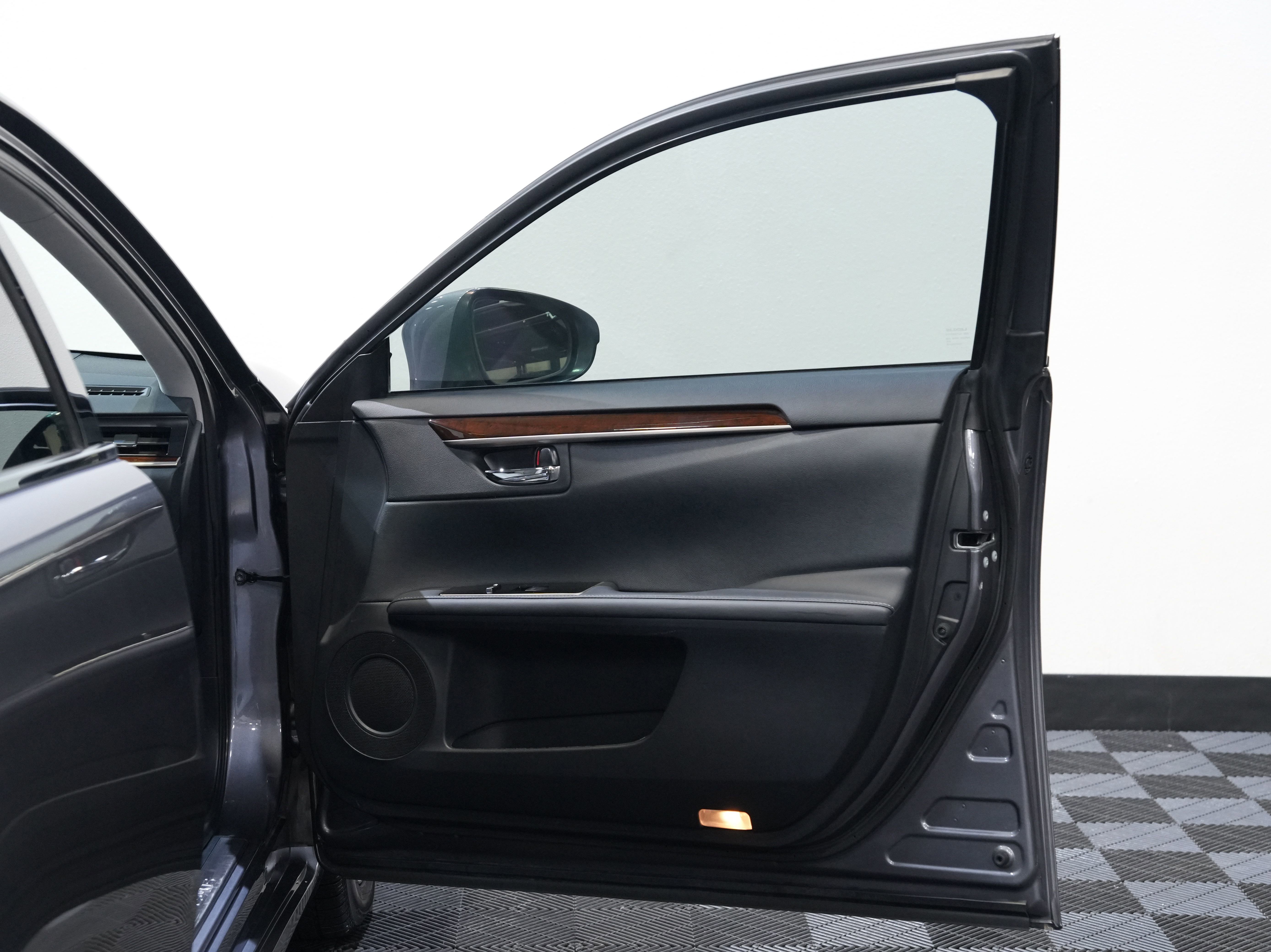 Used 2018 Lexus ES 350 w/ Navigation System Package FWD image 23