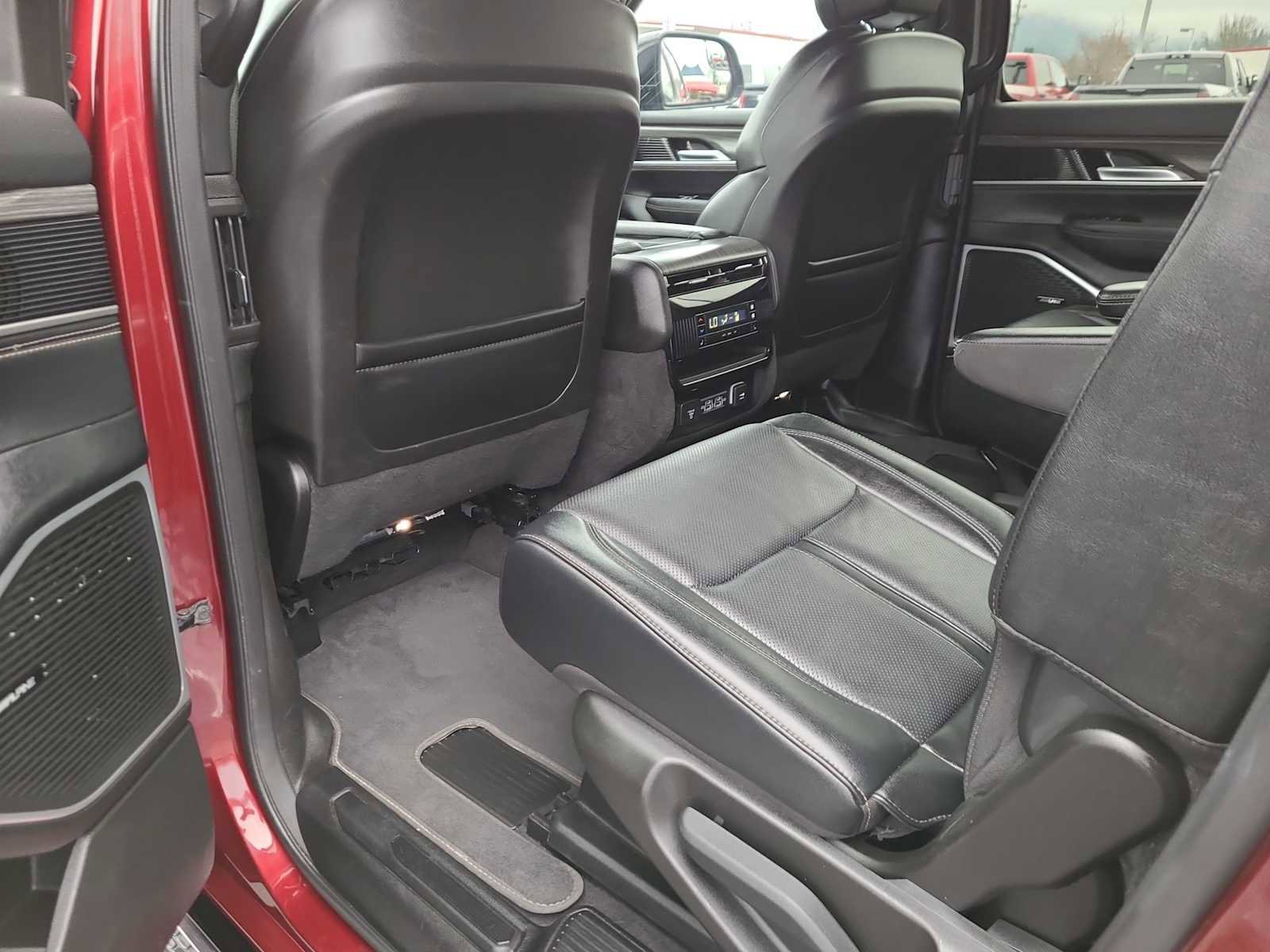 Used 2024 Jeep Wagoneer Series II image 20