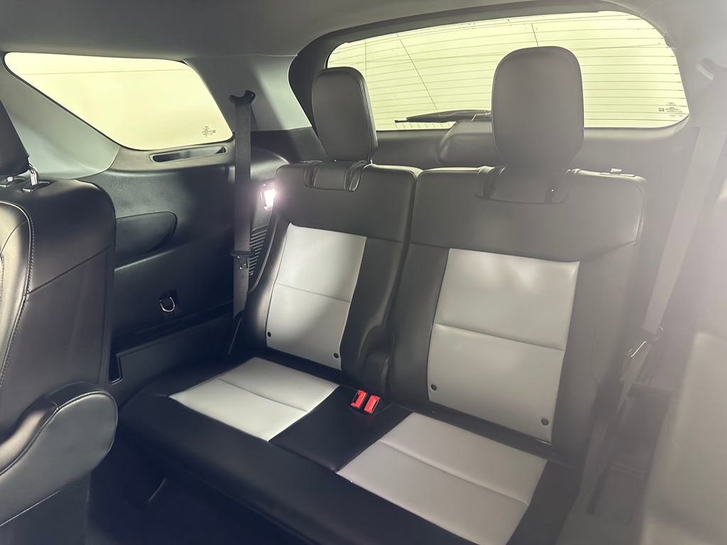 Used 2023 Ford Explorer XLT w/ Equipment Group 202A image 23