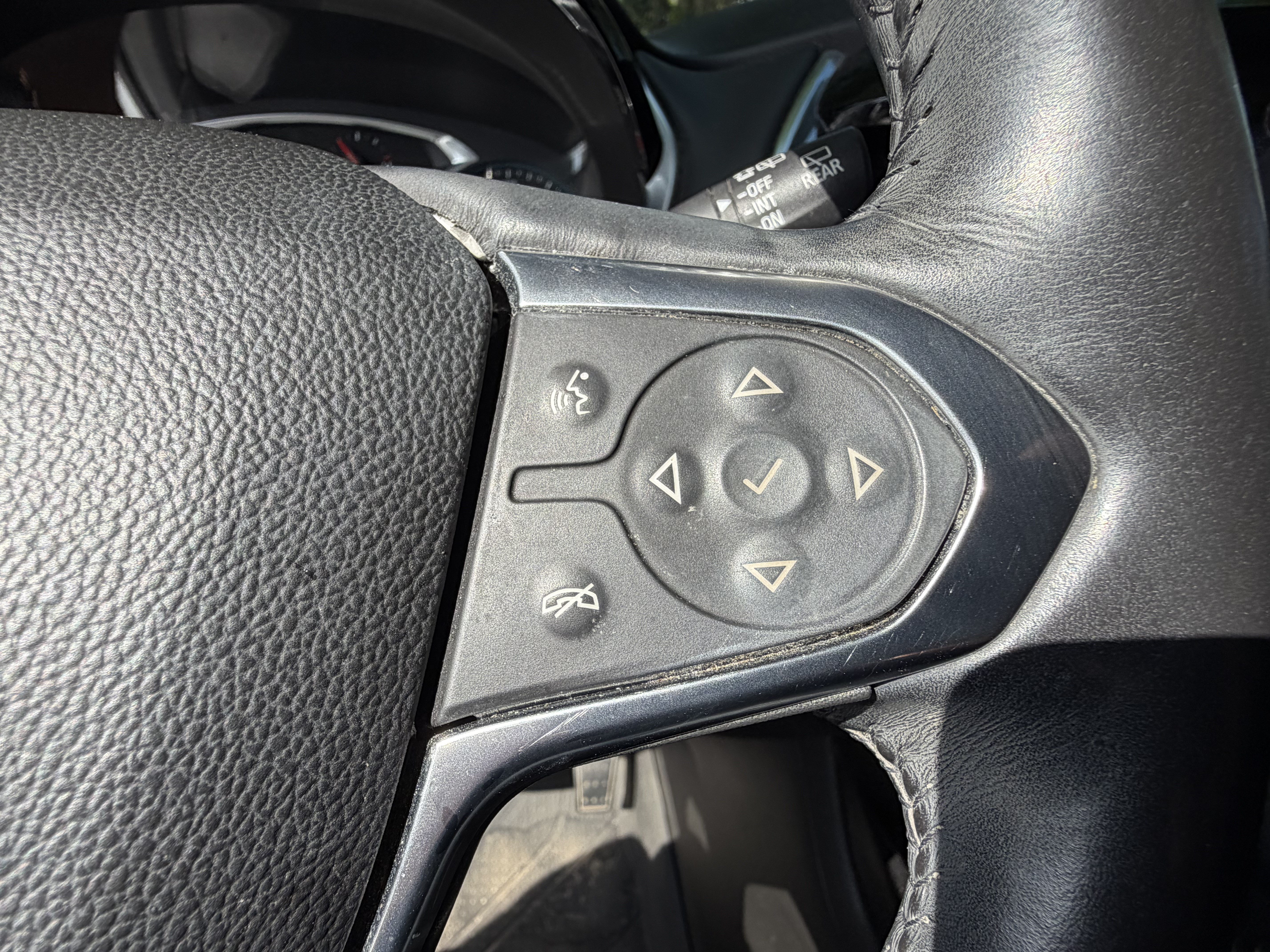 Used 2018 Chevrolet Traverse Premier w/ Redline Edition FWD image 20