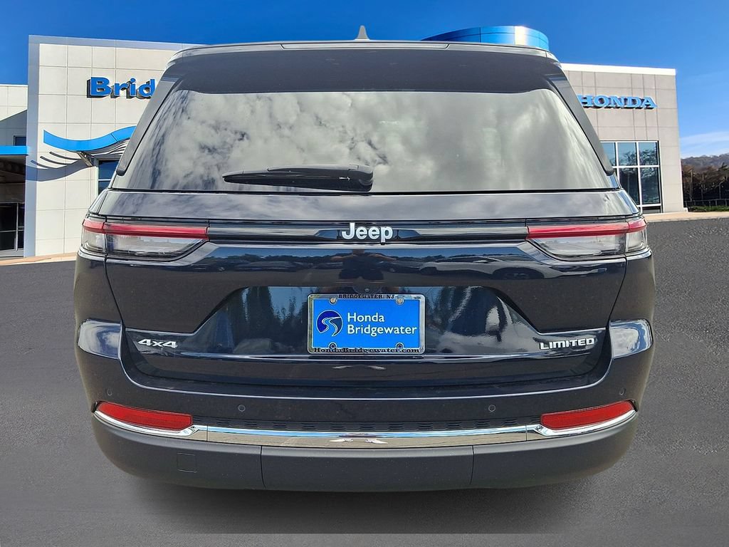 Used 2024 Jeep Grand Cherokee Limited AWD/4WD image 5