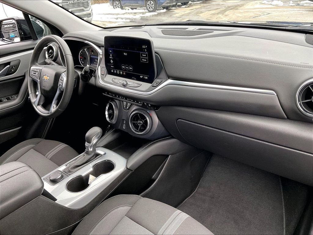 Used 2024 Chevrolet Blazer LT AWD/4WD image 13