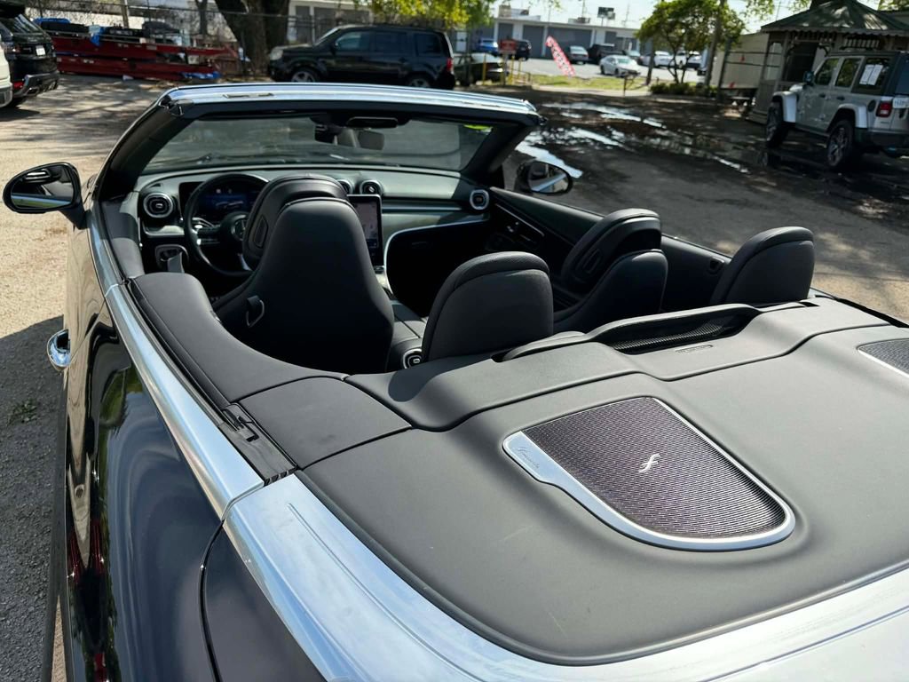 Used 2025 Mercedes-Benz CLE 300 4MATIC Cabriolet image 14