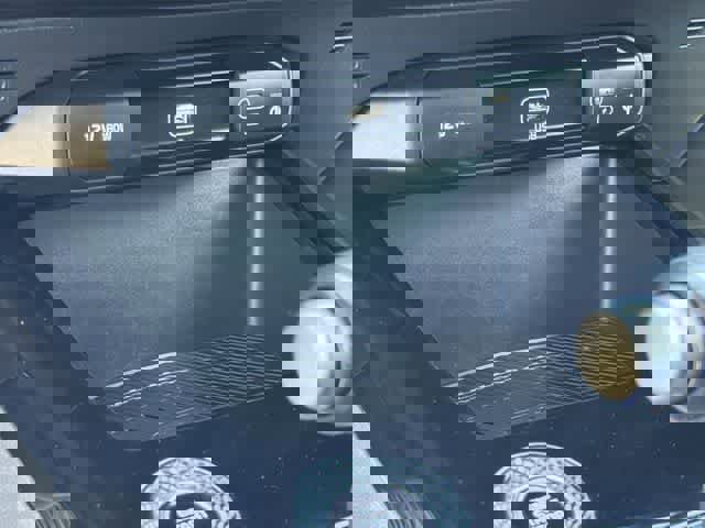 Used 2023 Kia Niro SX image 24