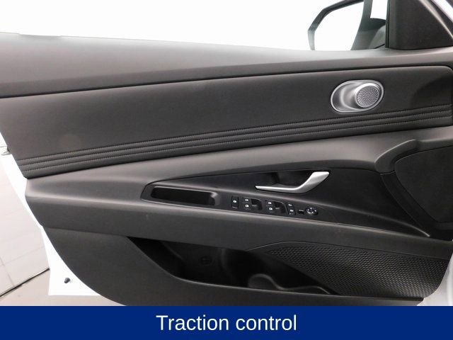 Certified 2025 Hyundai Elantra SEL image 19