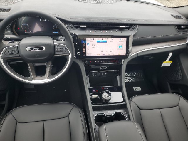New 2026 Jeep Grand Cherokee L Limited w/ Limited Altitude Package AWD/4WD image 13