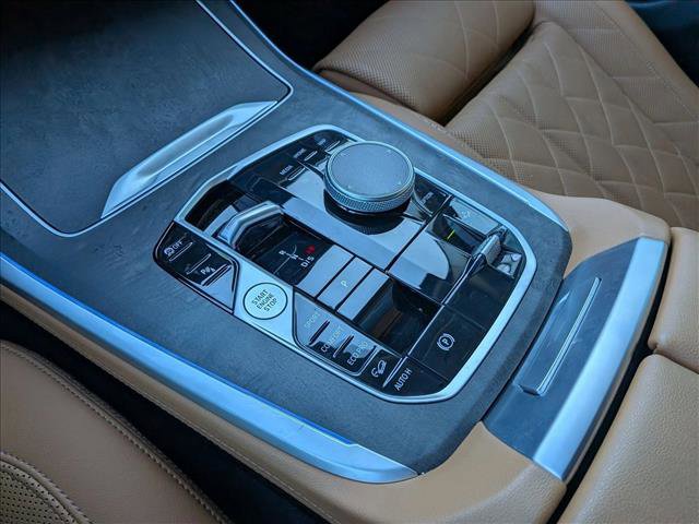 Used 2023 BMW X7 xDrive40i w/ Premium Package image 14
