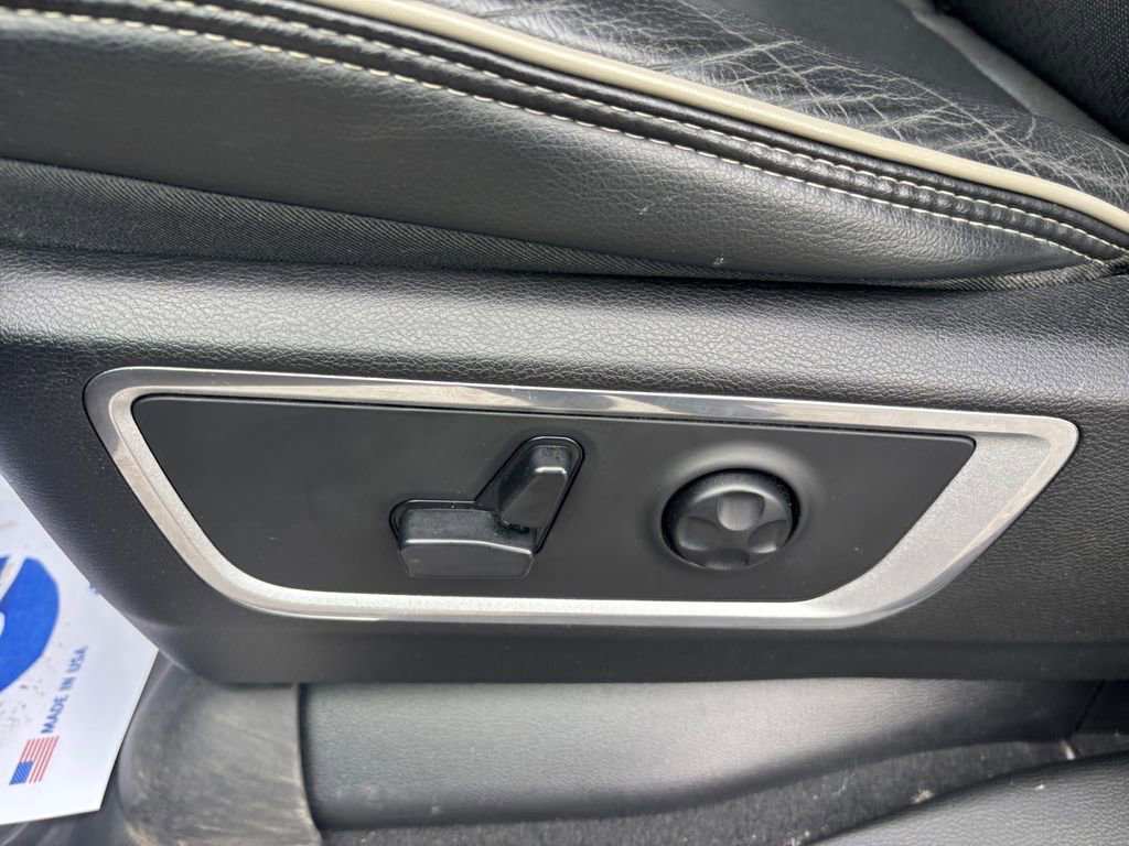 Used 2019 RAM 1500 Laramie image 13