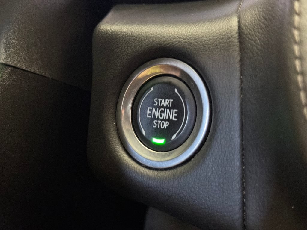 Used 2022 GMC Yukon SLE w/ Gmc Pro Safety Plus Package AWD/4WD image 6