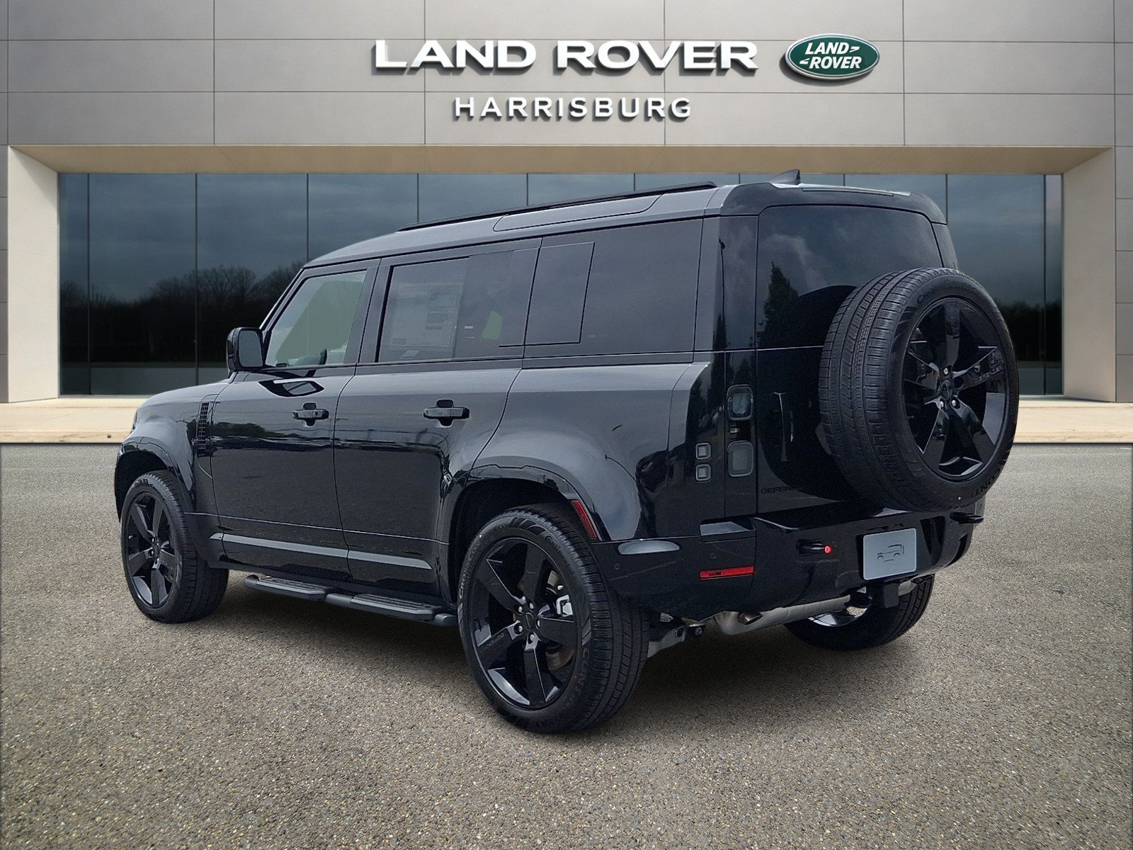 Used 2026 Land Rover Defender 110 X-Dynamic SE AWD/4WD image 3