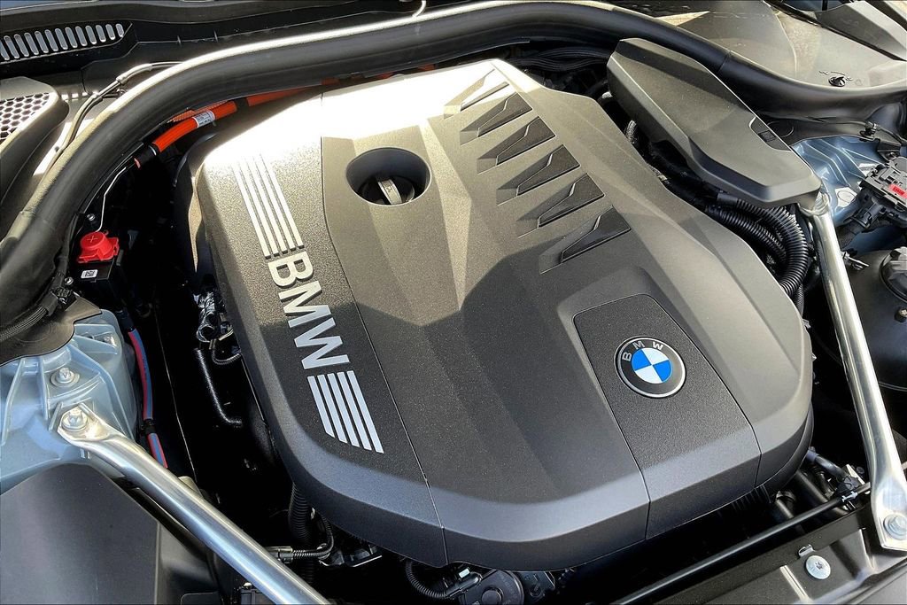 New 2026 BMW 550e xDrive AWD/4WD image 30