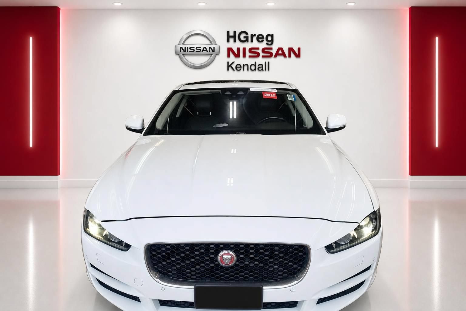 Used 2019 Jaguar XE Prestige AWD/4WD image 5