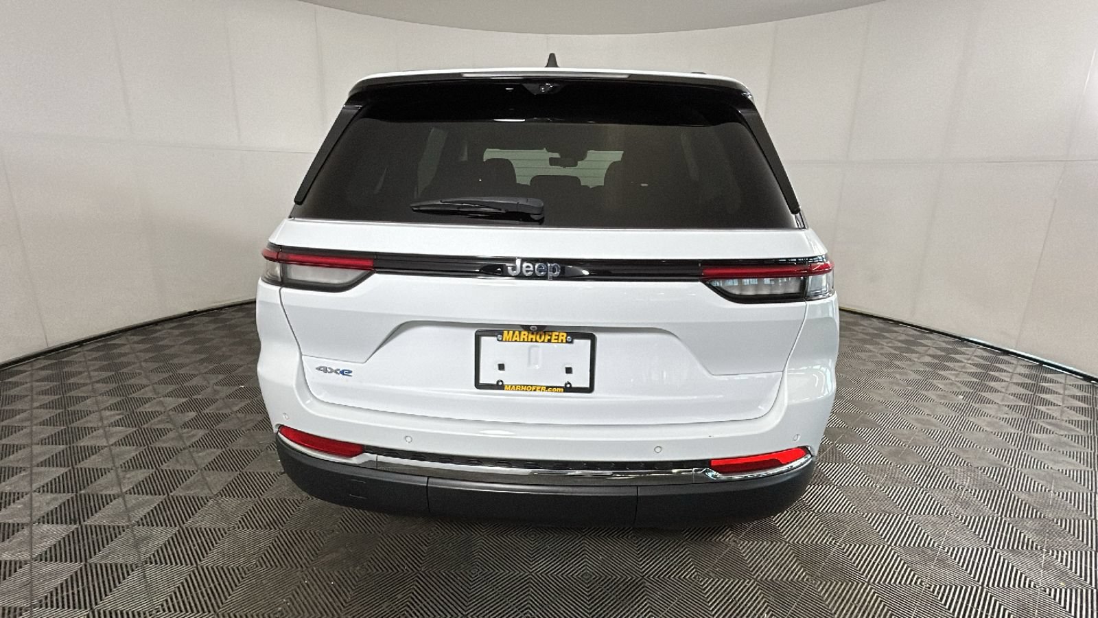 Used 2022 Jeep Grand Cherokee Limited 4xe w/ Luxury Tech Group II AWD/4WD image 4