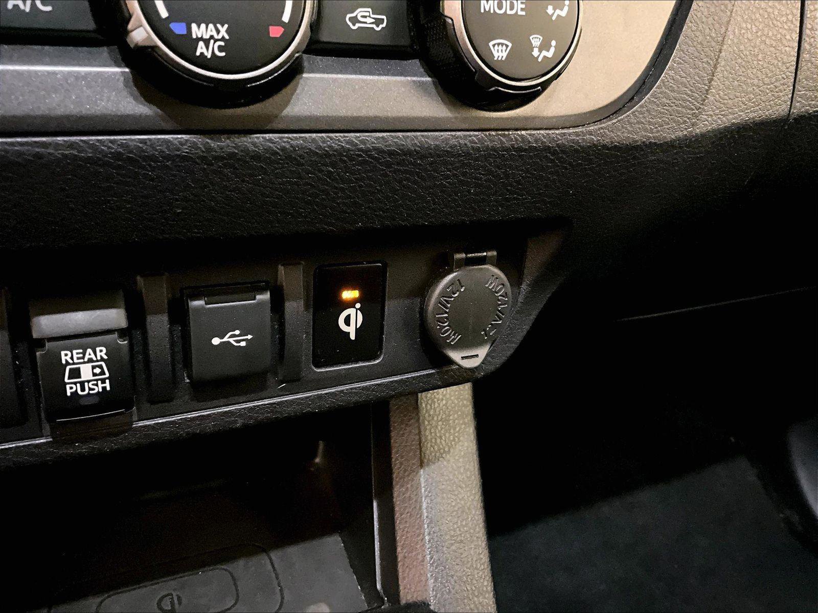 Used 2020 Toyota Tacoma TRD Off-Road AWD/4WD image 32