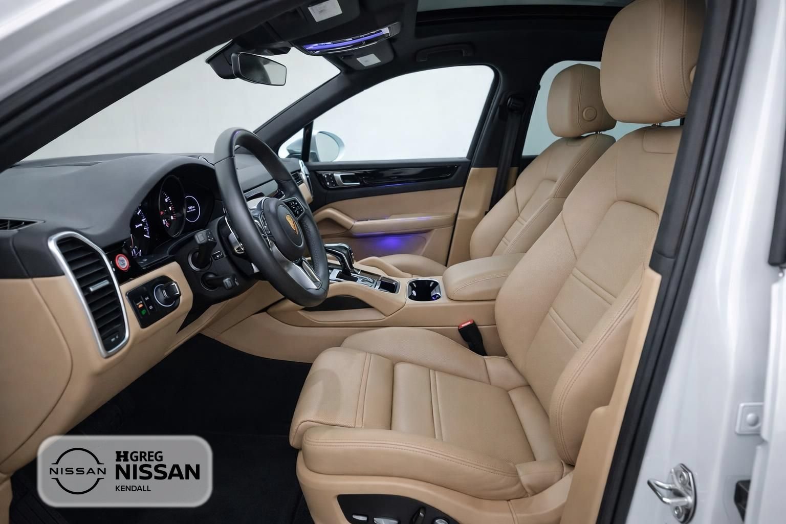 Used 2023 Porsche Cayenne w/ Premium Package AWD/4WD image 6