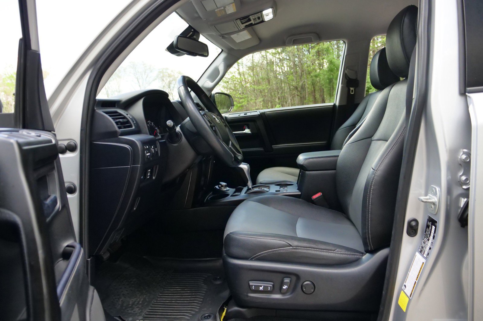 Used 2020 Toyota 4Runner SR5 Premium AWD/4WD image 19