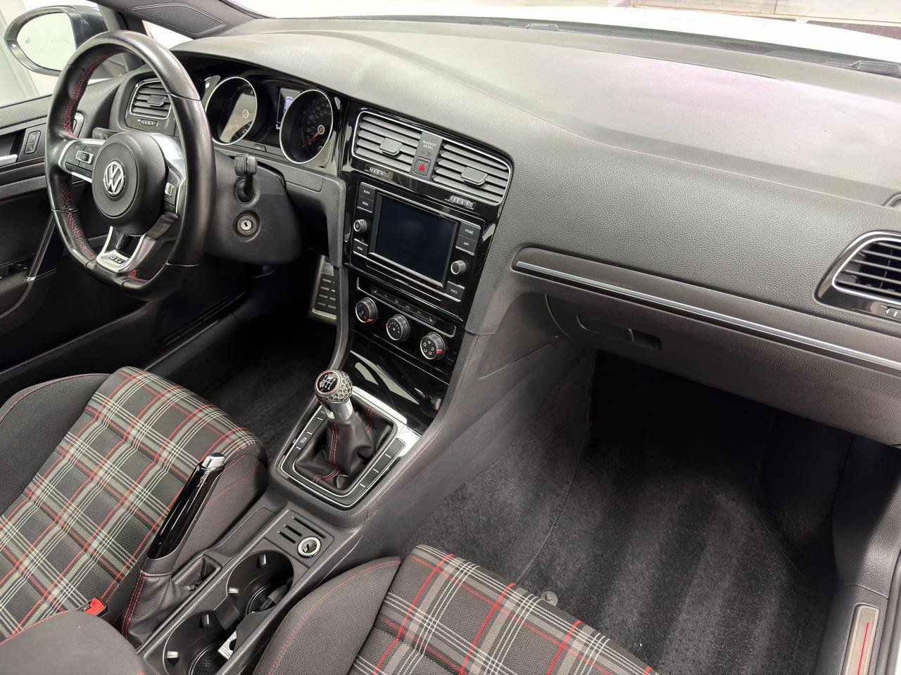 Used 2020 Volkswagen GTI S FWD image 26