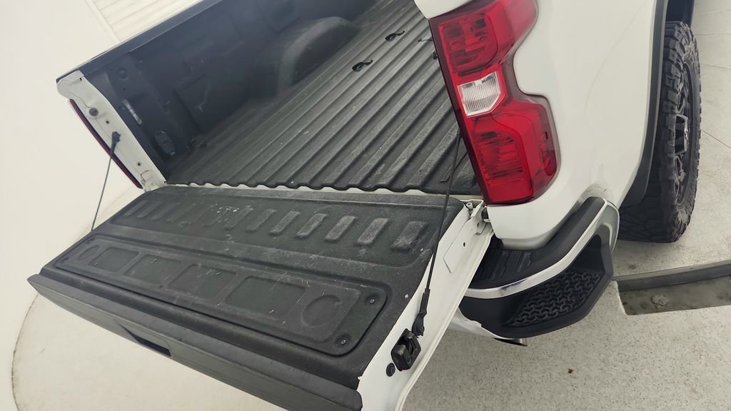 Used 2022 Chevrolet Silverado 2500 LT w/ Convenience Package image 28