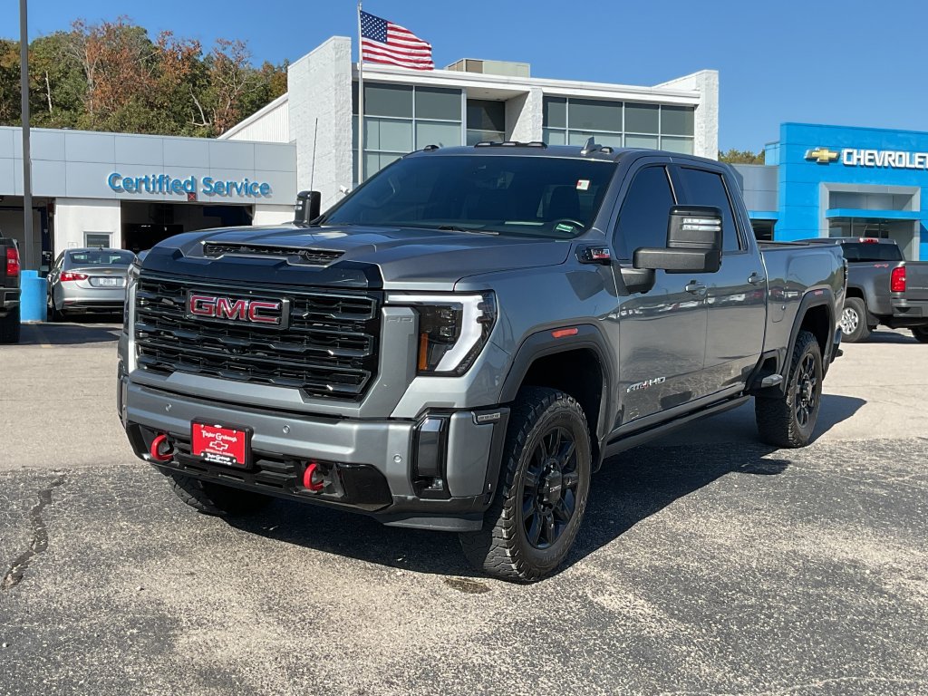 Used 2024 GMC Sierra 2500 AT4 w/ AT4 Premium Plus Package AWD/4WD image 4