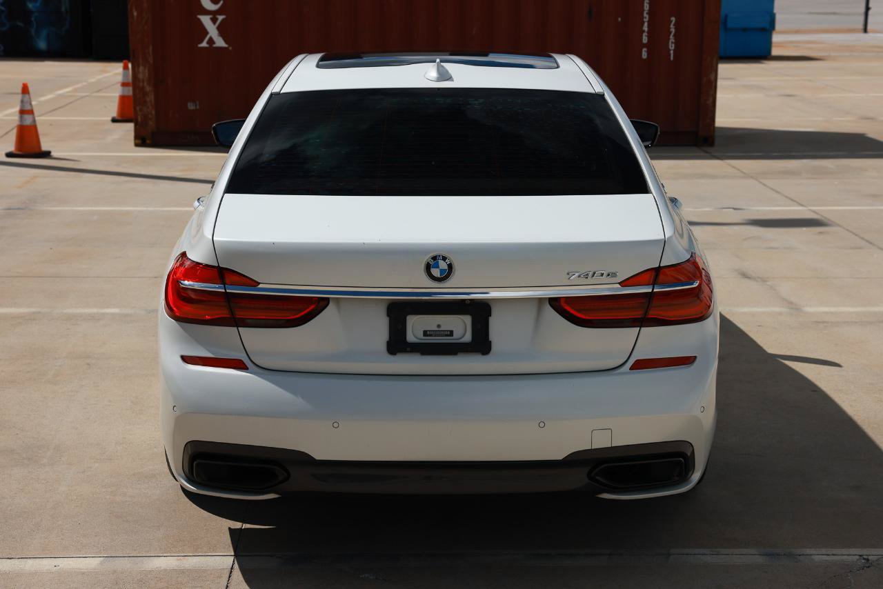 Used 2018 BMW 740e xDrive AWD/4WD image 11