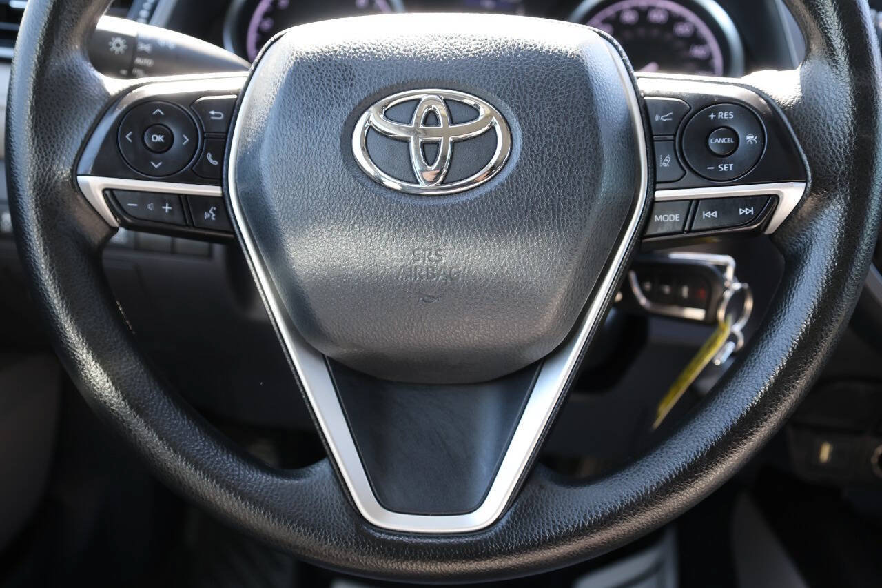Used 2022 Toyota Camry LE FWD image 18