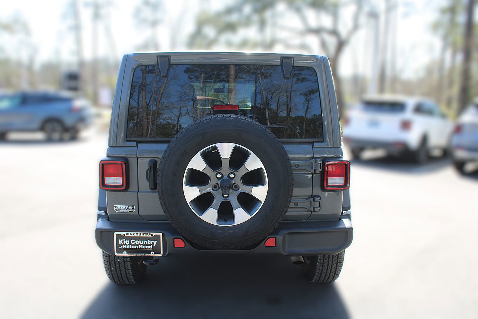 Used 2022 Jeep Wrangler Unlimited Sahara w/ Cold Weather Group image 8