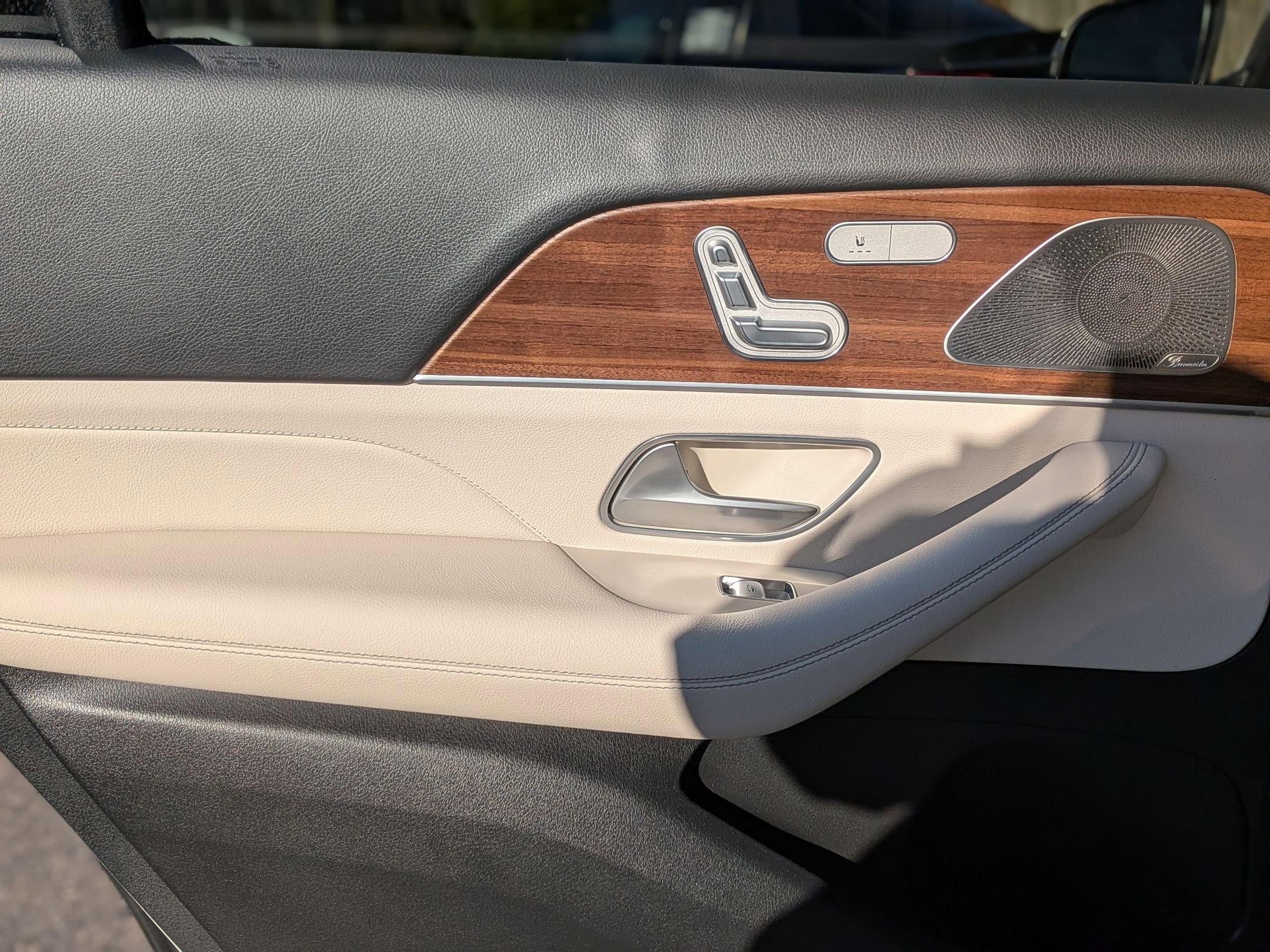 Certified 2025 Mercedes-Benz GLS 450 4MATIC image 28