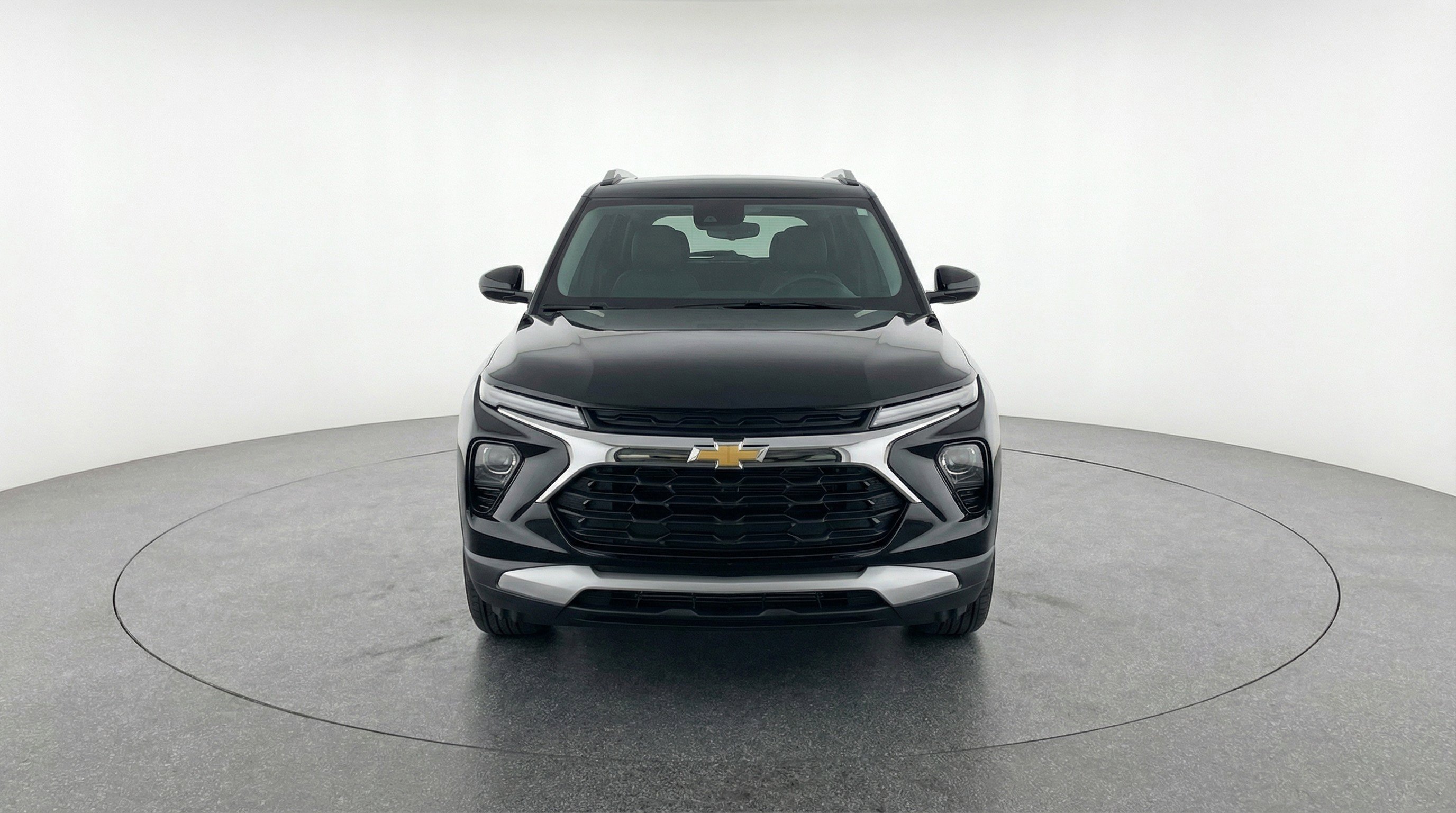 Used 2025 Chevrolet TrailBlazer LT image 2