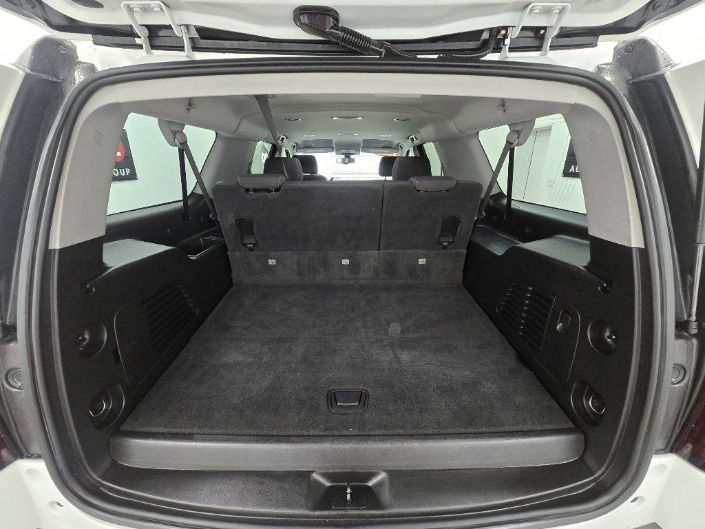 Used 2020 Chevrolet Suburban LS RWD image 17