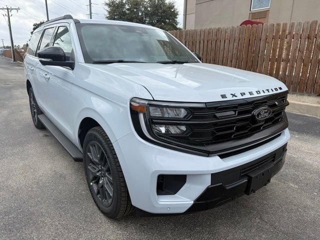 New 2026 Ford Expedition Platinum w/ Stealth Appearance Package image 3