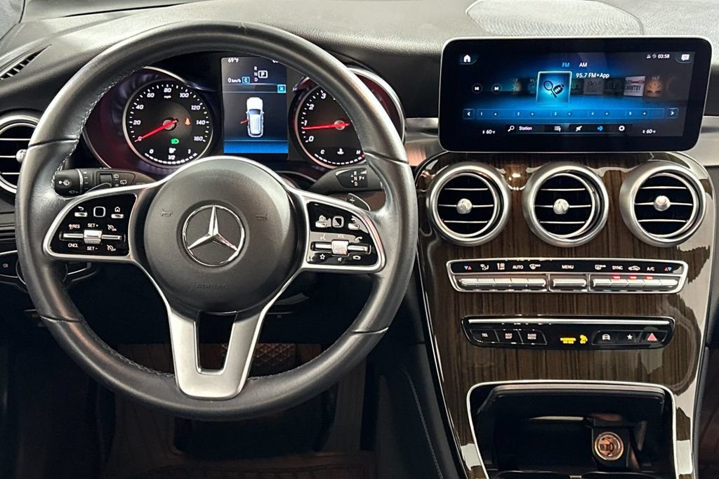 Used 2020 Mercedes-Benz GLC 300 4MATIC image 16