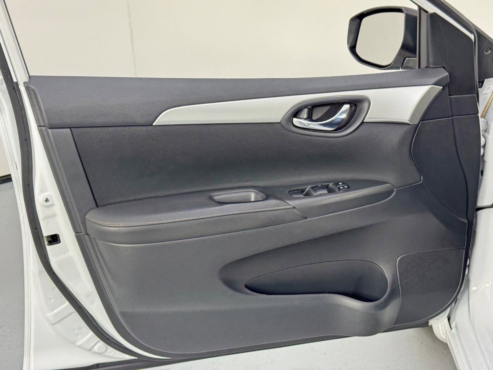 Used 2018 Nissan Sentra S image 36