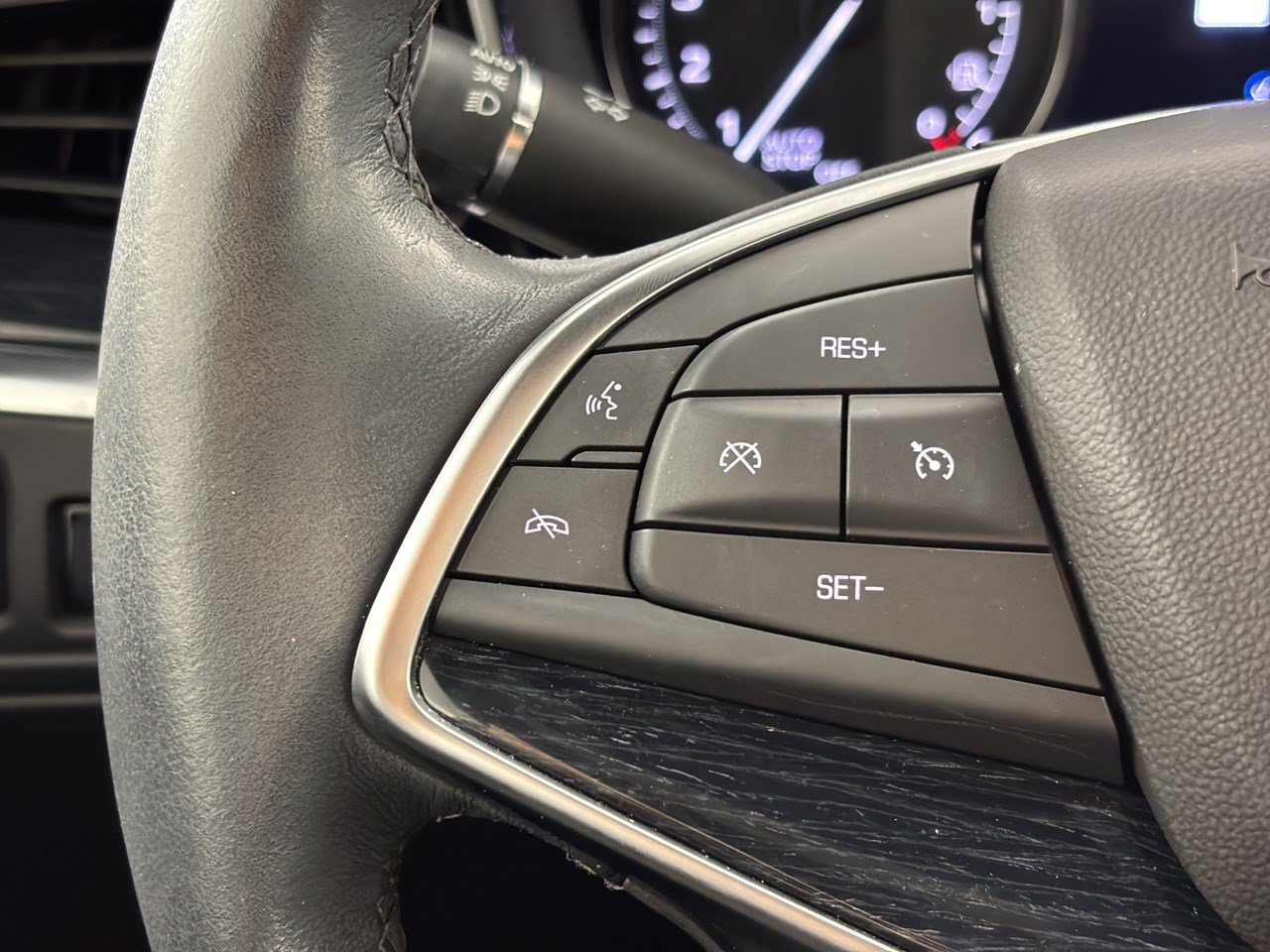 Used 2024 Cadillac XT5 Premium Luxury w/ Technology Package FWD image 18