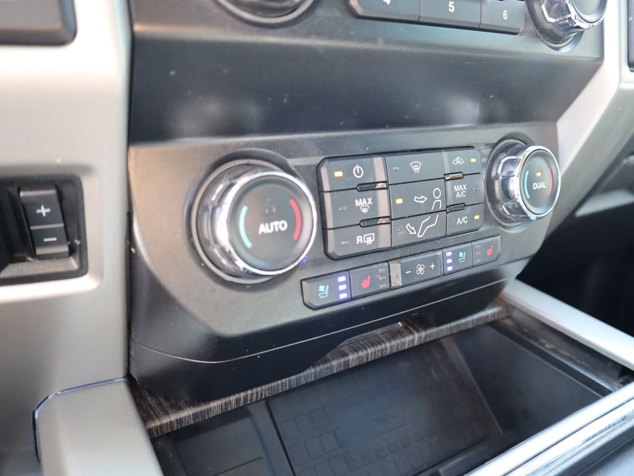 Used 2021 Ford F350 Lariat w/ Lariat Ultimate Package image 19