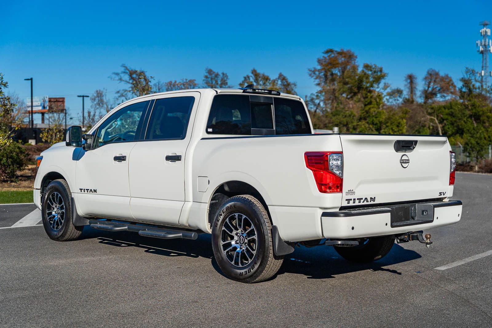 Used 2024 Nissan Titan SV w/ SV Convenience Package image 5