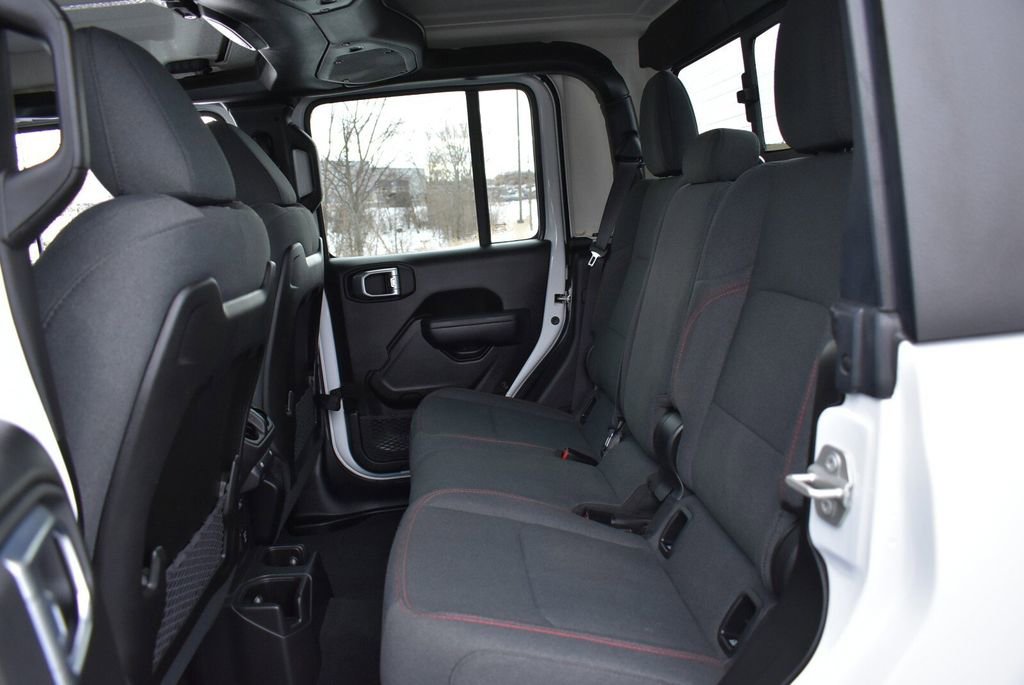 Used 2024 Jeep Gladiator Rubicon w/ Technology Group image 26