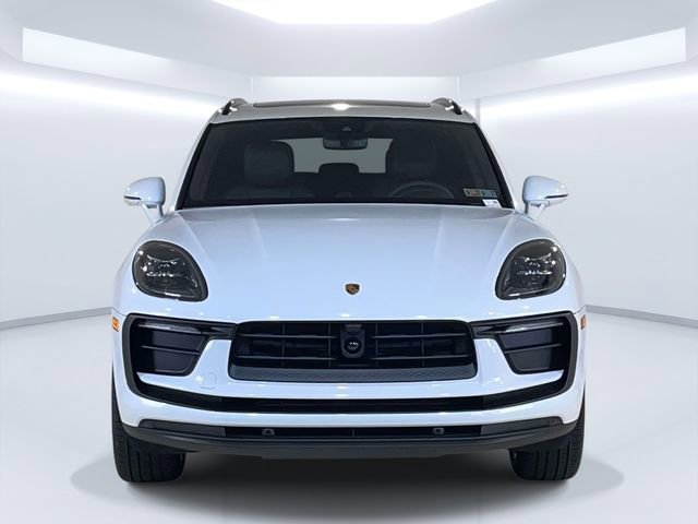 New 2026 Porsche Macan image 2