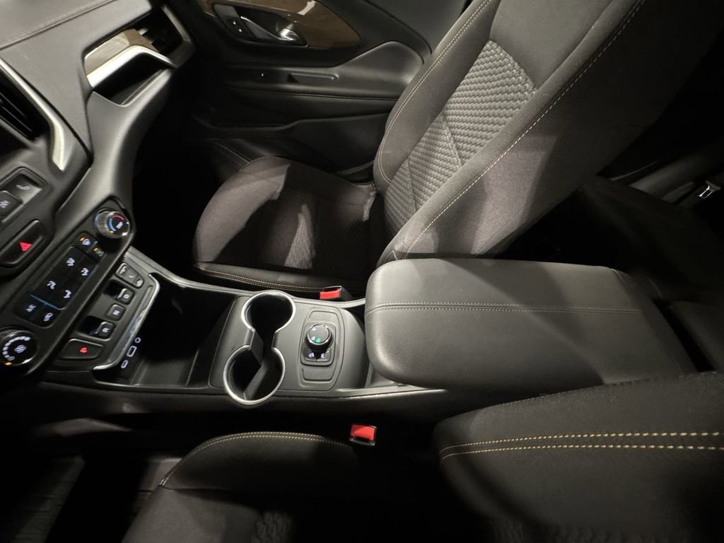 Used 2021 GMC Terrain SLE w/ Elevation Edition image 27