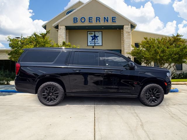 Used 2023 GMC Yukon XL AT4 w/ AT4 Premium Plus Package AWD/4WD image 6