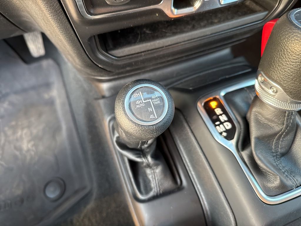 Used 2023 Jeep Wrangler Unlimited w/ Convenience Group image 25